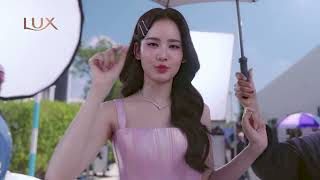 เบื้องหลังความหอมเฟรชของลักส์ สปาร์คกลิ้ง โกลว์ และโบว์เมลดาเสิร์ฟความสดชื่นหอมเฟรชตลอดวัน